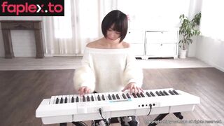 Yurina Amaki – Milky-Cat _ ミルキーキャット Bukkake Piano Concert