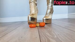 Missevielock Goddess Evie In Scene: These Gold Boots Could Do Some Much Damage To Your Pathetic Cock
