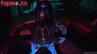 Neon Boobs Gina Carla / Ginacarlatv
